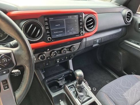 Used 2020 Toyota Tacoma TRD Off-Road AWD/4WD image 22
