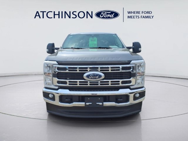Used 2026 Ford F250 XLT AWD/4WD image 2