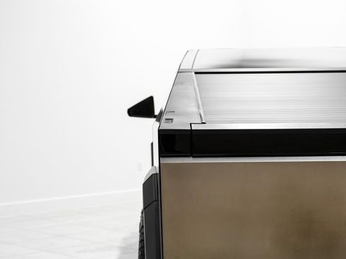 Used 2024 Tesla Cybertruck AWD Crew Cab image 50