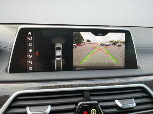 Used 2018 BMW 740i RWD image 17
