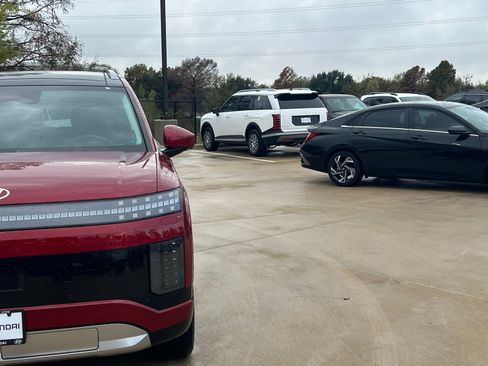 New 2026 Hyundai Ioniq 9 Limited image 3