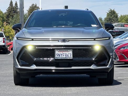 Used 2024 Chevrolet Equinox EV RS FWD image 10