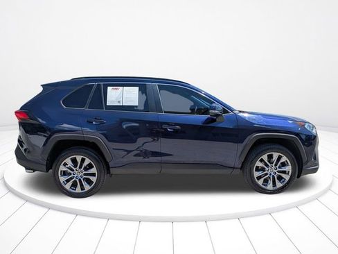Used 2021 Toyota RAV4 XLE Premium FWD image 3