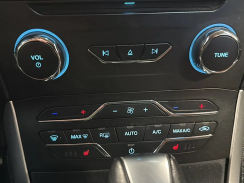 Used 2018 Ford Edge SEL w/ Equipment Group 201A AWD/4WD image 23