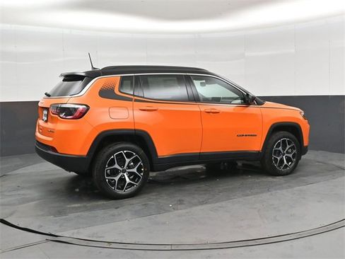 New 2026 Jeep Compass Limited w/ Mopar Graphics Package image 3