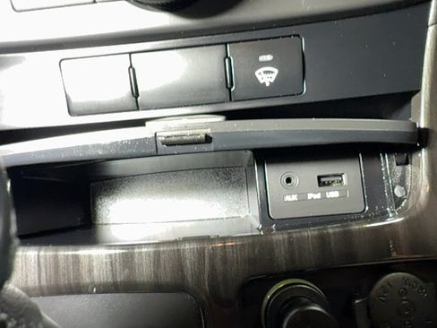 Used 2012 Kia Sedona EX FWD image 32