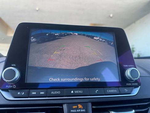 Used 2025 Nissan Altima 2.5 SV image 24