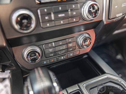 Used 2019 Ford F150 Lariat w/ Equipment Group 502A Luxury AWD/4WD image 30