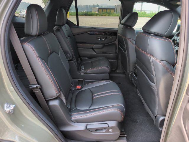 Used 2026 Honda Pilot TrailSport image 12