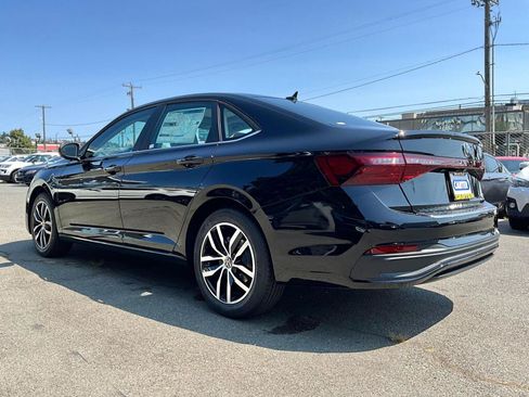 New 2026 Volkswagen Jetta SE FWD image 8
