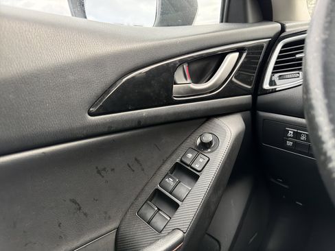 Used 2015 MAZDA MAZDA3 i Grand Touring image 23
