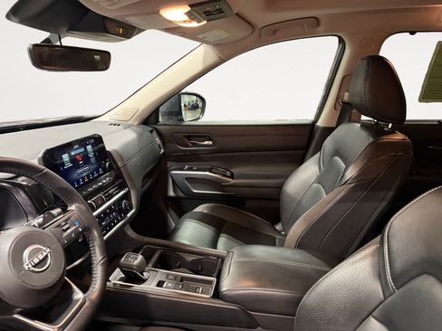 Used 2023 Nissan Pathfinder SL w/ SL Premium Package image 11