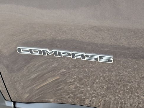 Used 2020 Jeep Compass Latitude image 29