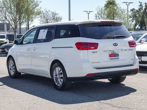 Used 2021 Kia Sedona LX image 6