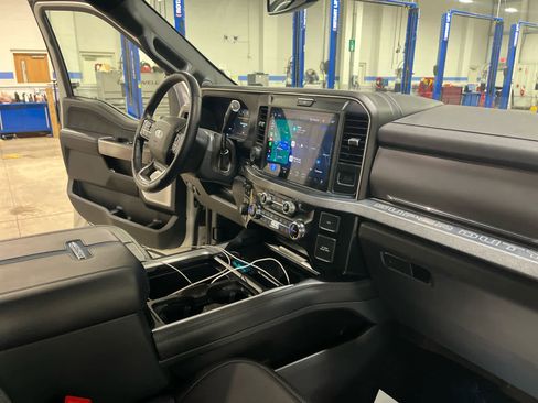 Used 2025 Ford F250 Platinum image 33