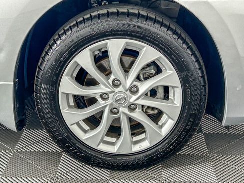 Used 2018 Nissan Sentra SV image 12