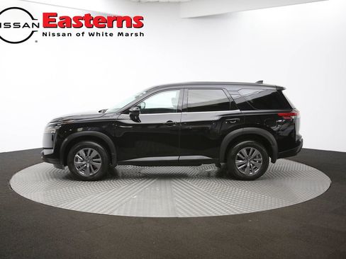 Used 2025 Nissan Pathfinder S image 84