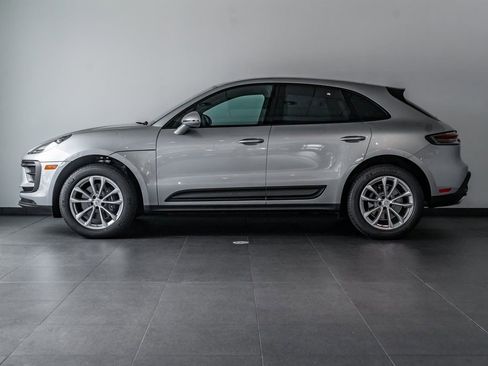 Certified 2025 Porsche Macan image 2