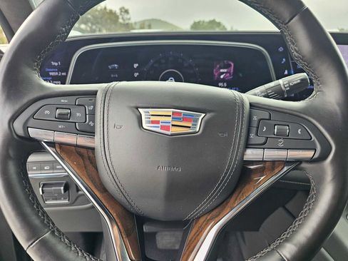 Used 2024 Cadillac Escalade ESV Premium Luxury Platinum AWD/4WD image 25