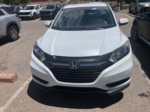 Used 2016 Honda HR-V LX image 2