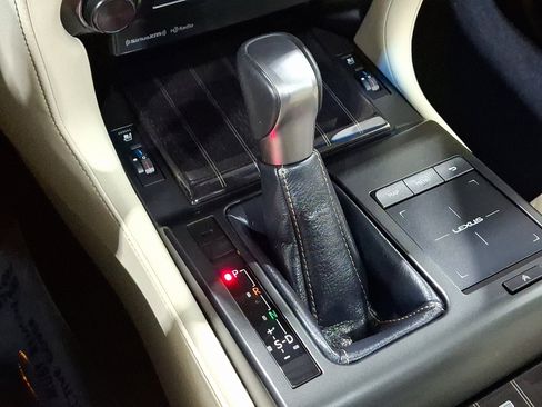 Used 2023 Lexus GX 460 Premium image 16