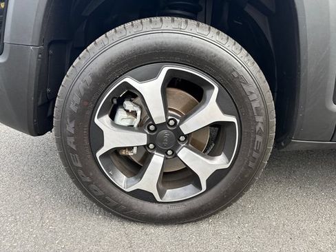 Used 2022 Jeep Renegade Trailhawk AWD/4WD image 28