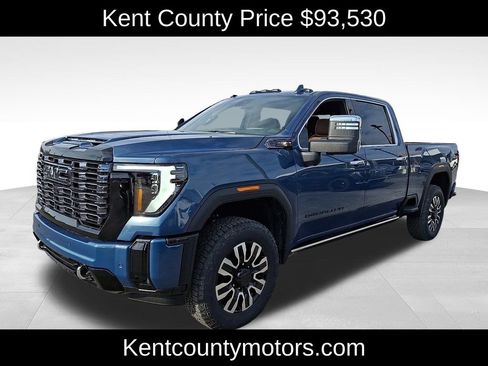 New 2026 GMC Sierra 2500 Denali Ultimate w/ LPO, Black Badging Package image 3