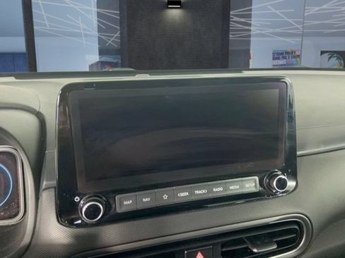 Used 2022 Hyundai Kona Limited AWD/4WD image 23