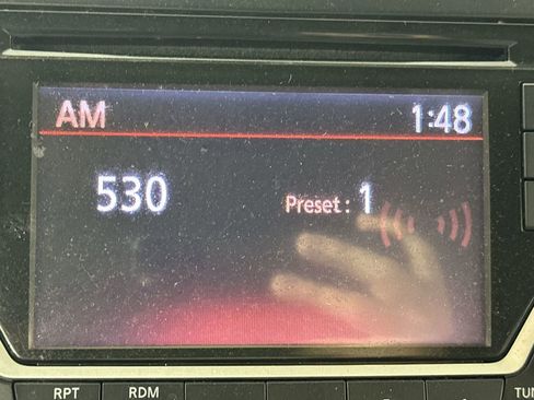 Used 2016 Nissan Frontier SV w/ SV Value Truck Package RWD image 16