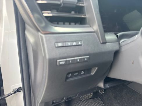 Used 2024 Lexus GX 550 w/ Accessory Package (2T) AWD/4WD image 15