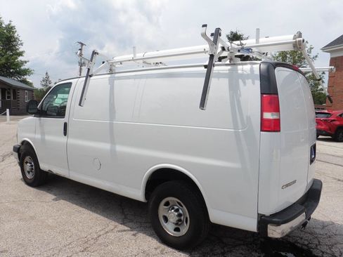 Used 2018 Chevrolet Express 2500 w/ Driver Convenience Package RWD image 2