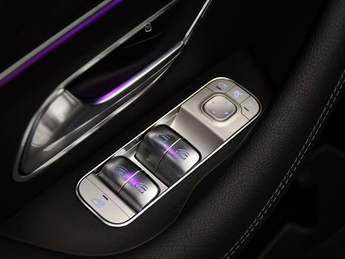 Used 2025 Mercedes-Benz GLE 350 4MATIC image 39