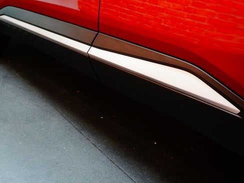 Certified 2025 Nissan Kicks SV AWD/4WD image 69