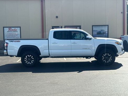 Used 2023 Toyota Tacoma TRD Off-Road AWD/4WD image 19