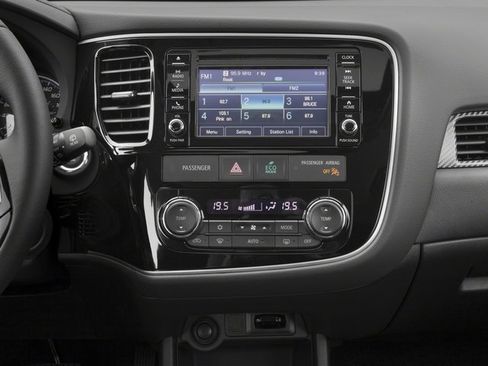 Used 2018 Mitsubishi Outlander ES AWD/4WD image 10
