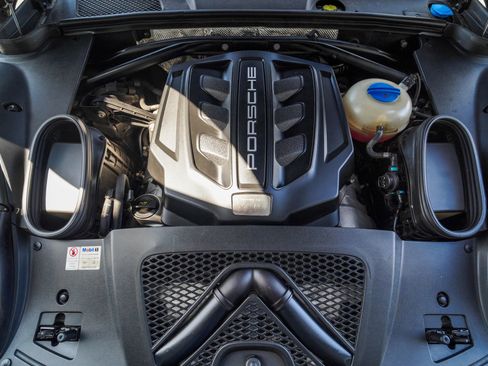 Used 2017 Porsche Macan GTS image 35