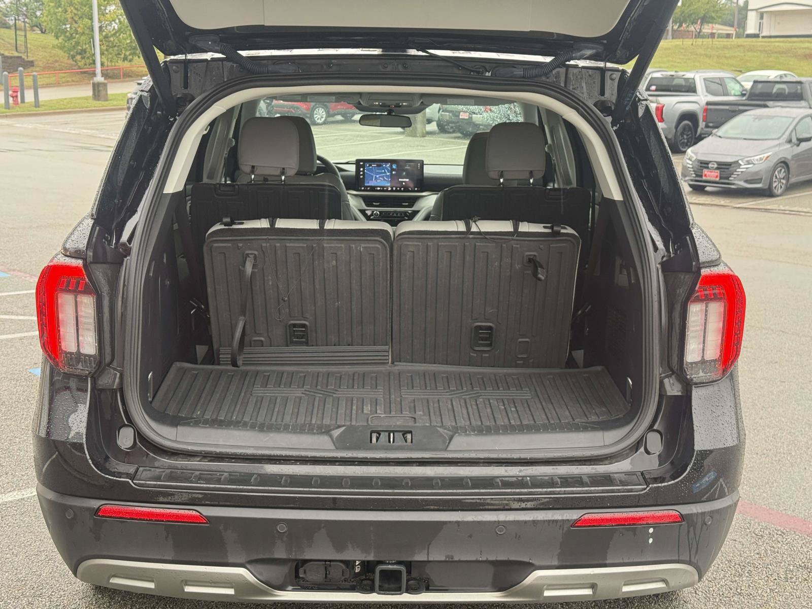 Used 2025 Ford Explorer Active w/ Active Comfort Package RWD image 5