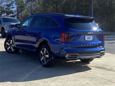 Used 2022 Kia Sorento S w/ Panoramic Sunroof Package image 5