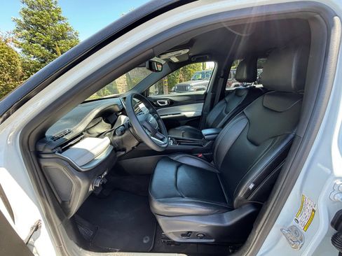 Used 2025 Jeep Compass Limited AWD/4WD image 28