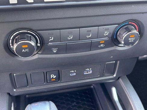 Used 2025 Nissan Frontier SV RWD image 24