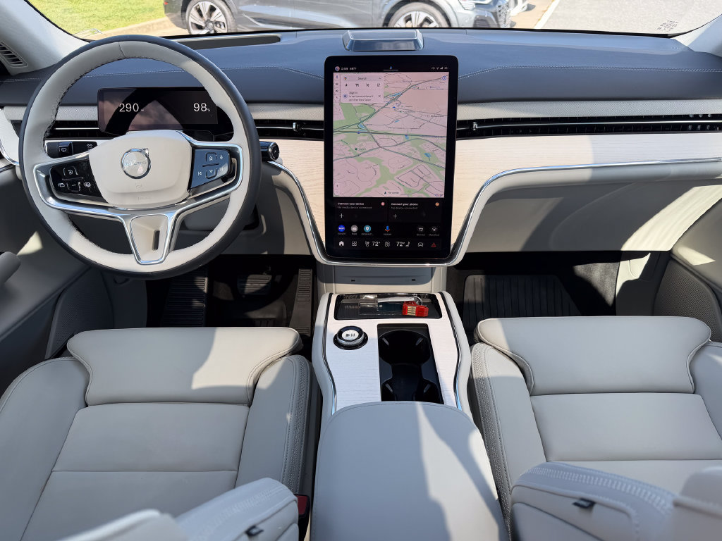 Certified 2025 Volvo EX90 Ultra AWD/4WD image 2