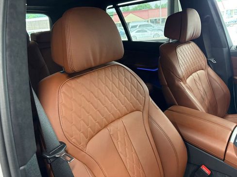 Used 2024 BMW X7 xDrive40i w/ M Sport Package AWD/4WD image 48