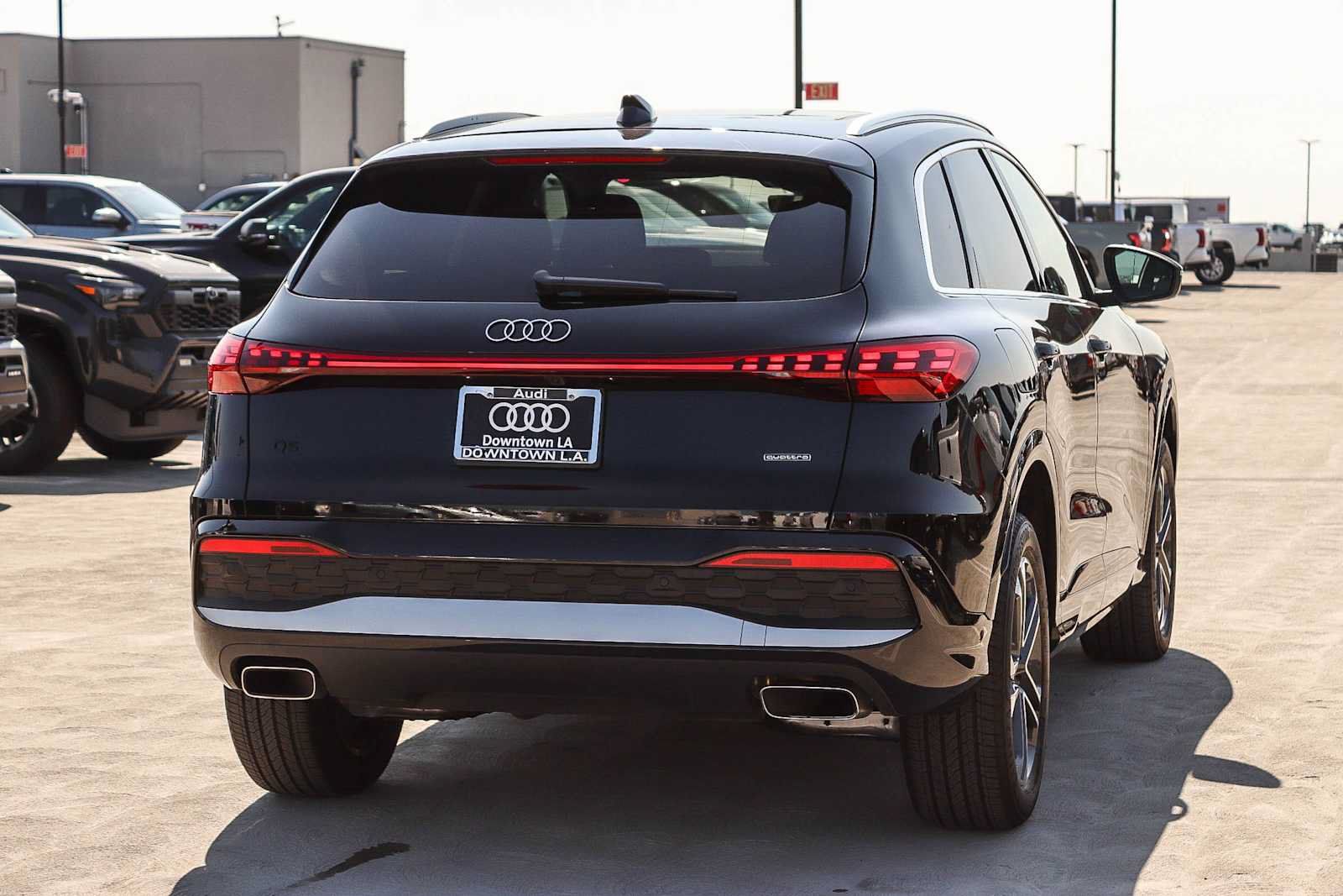 Used 2025 Audi Q5 Premium w/ Convenience Package AWD/4WD image 4