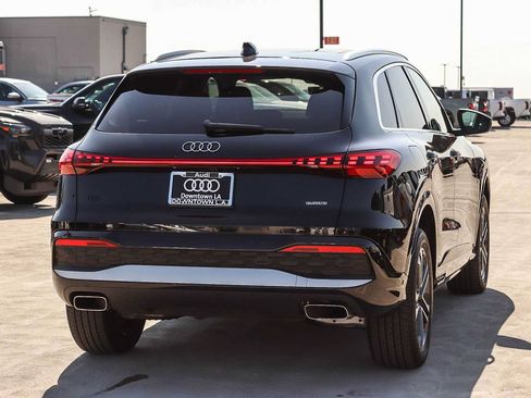 Used 2025 Audi Q5 Premium w/ Convenience Package AWD/4WD image 4