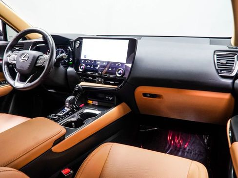 Used 2025 Lexus NX 350h AWD w/ Accessory Package (Z2) image 19