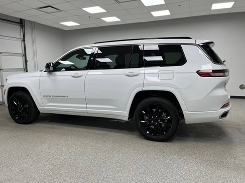Used 2024 Jeep Grand Cherokee L Overland w/ Trailer Tow Package AWD/4WD image 7