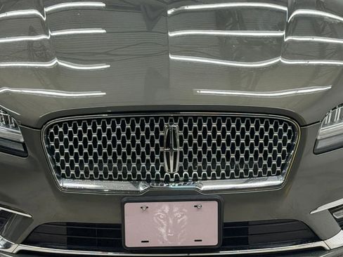 Used 2017 Lincoln MKZ Reserve FWD image 5