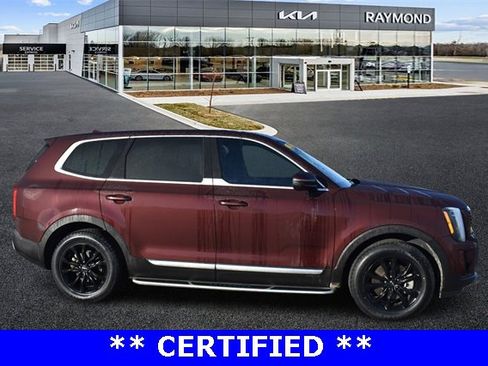 Certified 2022 Kia Telluride LX image 2