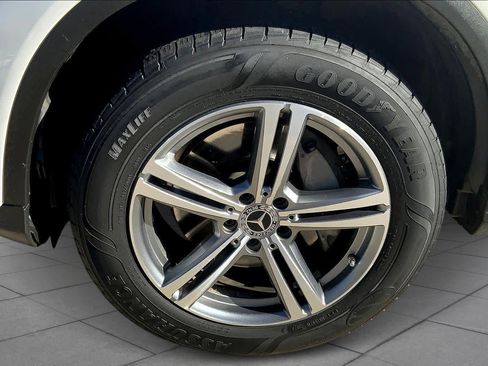 Used 2021 Mercedes-Benz GLC 300 4MATIC image 10