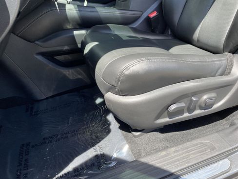 Used 2017 Nissan Murano Platinum w/ Platinum Technology Package FWD image 4